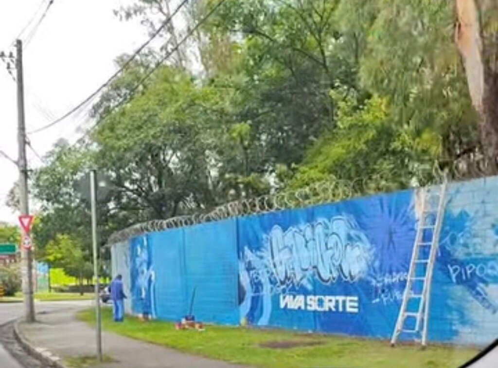 Gabigol erra pênalti; Cruzeiro é eliminado e mural é vandalizado soaquinoticias