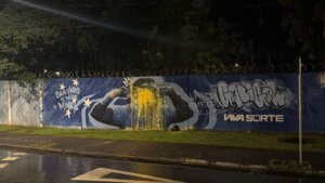 Gabigol: Imagem Vandalizada no CT do Cruzeiro após Gol Decisivo soaquinoticias