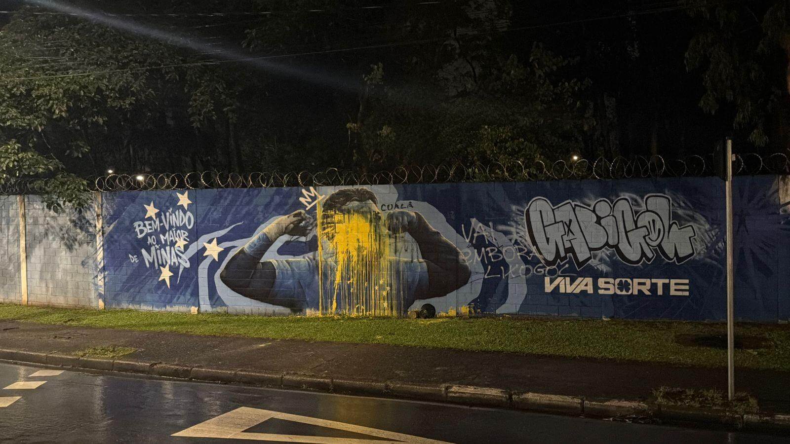 Gabigol: Imagem Vandalizada no CT do Cruzeiro após Gol Decisivo soaquinoticias