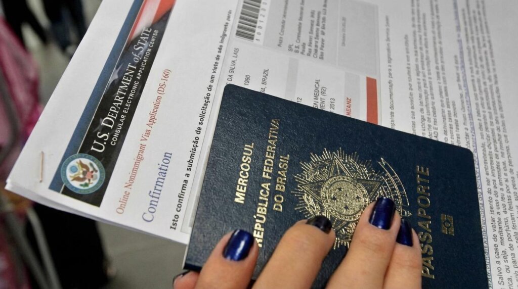 EUA suspendem processamento de vistos de imigração para o Brasil e 74 países soaquinoticias