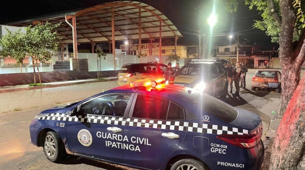 Polícia prende jovens em Ipatinga e recupera celulares roubados soaquinoticias