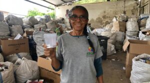 Carnaval de Timóteo: Coleta seletiva de latinhas promove renda e sustentabilidade soaquinoticias