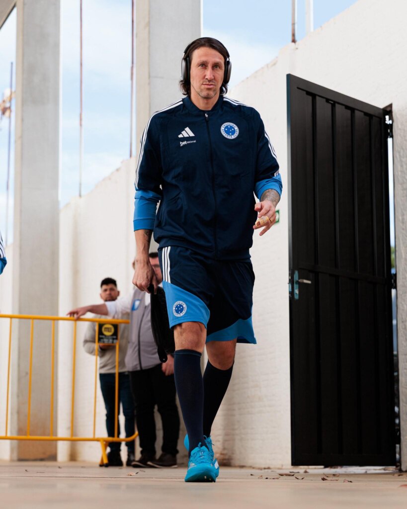 Crise no Cruzeiro: Cássio pede apoio, Tite assume culpa e protestos aumentam soaquinoticias