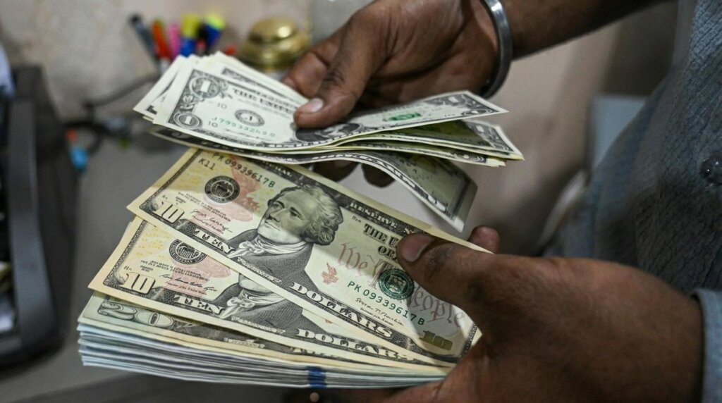 Dólar fecha a R$ 5,12; Ibovespa cai após recorde na Bolsa soaquinoticias