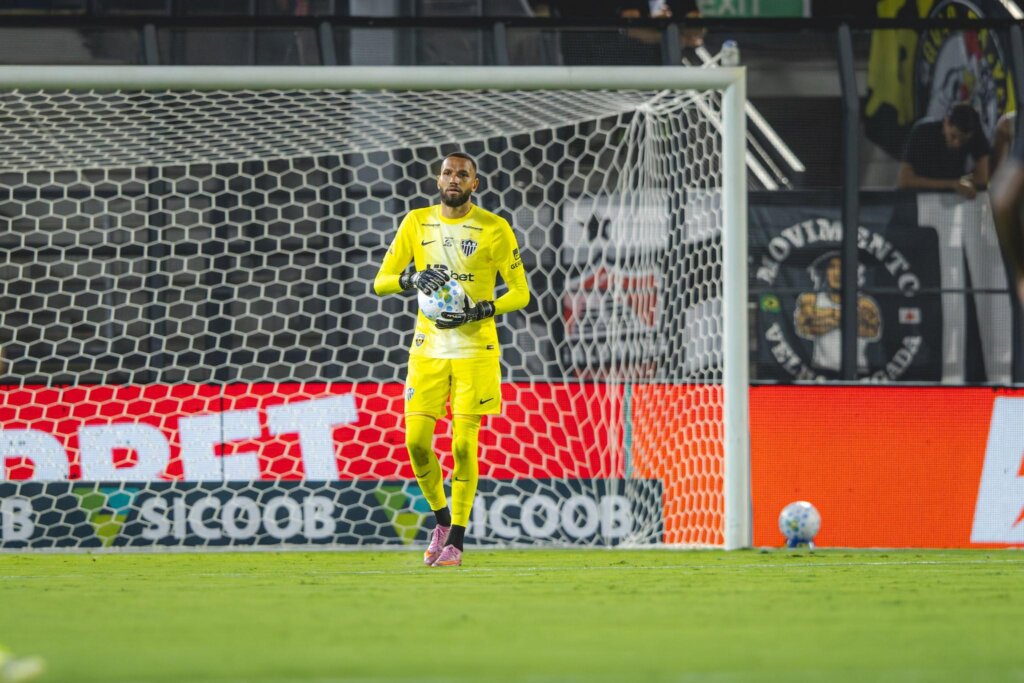 Galo: Arbitragem polêmica gera revolta após derrota no Brasileirão soaquinoticias