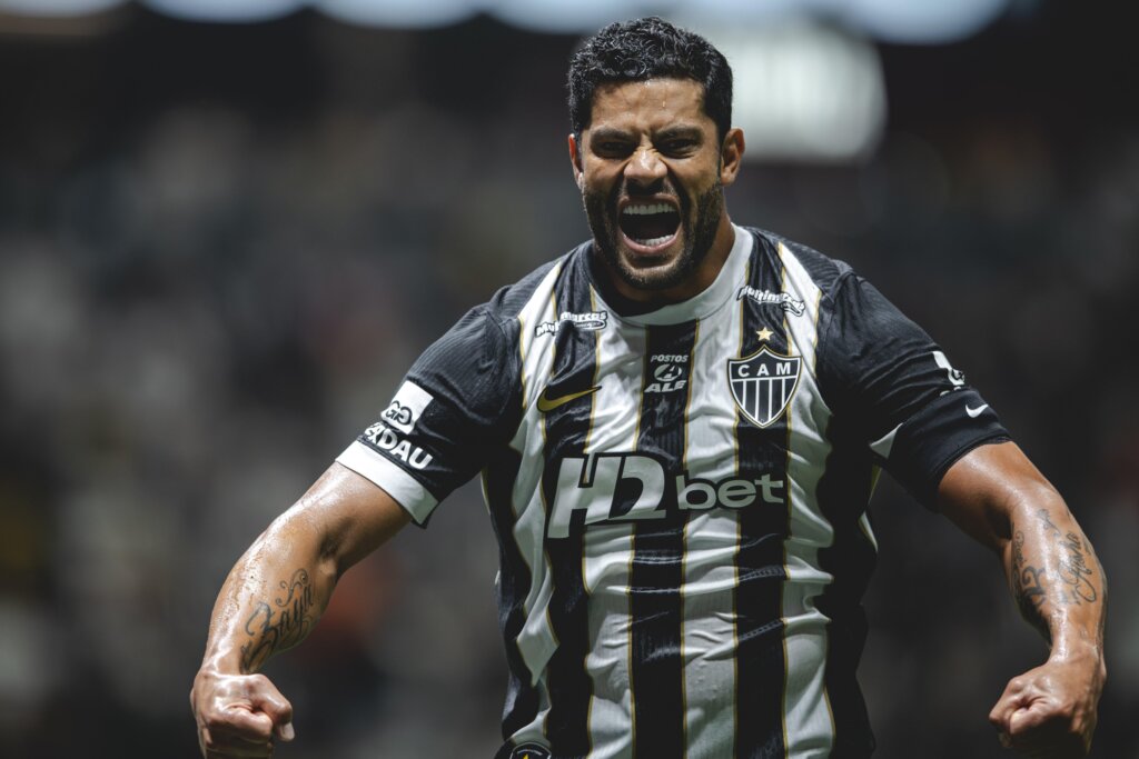 Hulk domina futebol brasileiro com 17 gols de falta pelo Atlético-MG soaquinoticias
