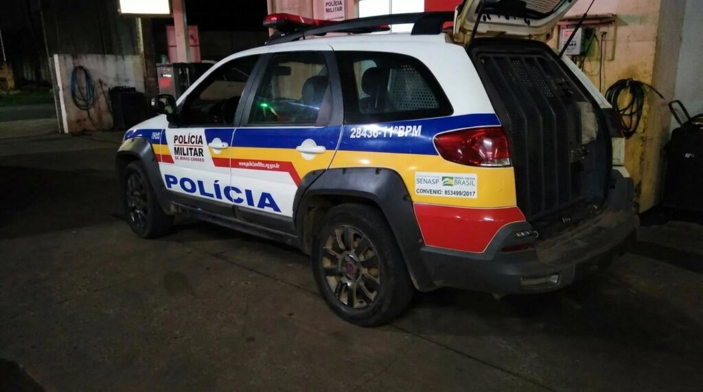 Motociclista foge da PM em Timóteo, colide com viatura e é detido.