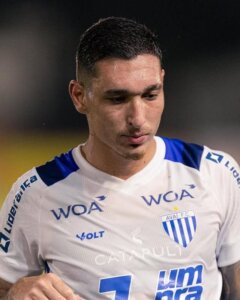 Paulo Vitor retorna ao futebol e estreia com vitória pelo Avaí soaquinoticias