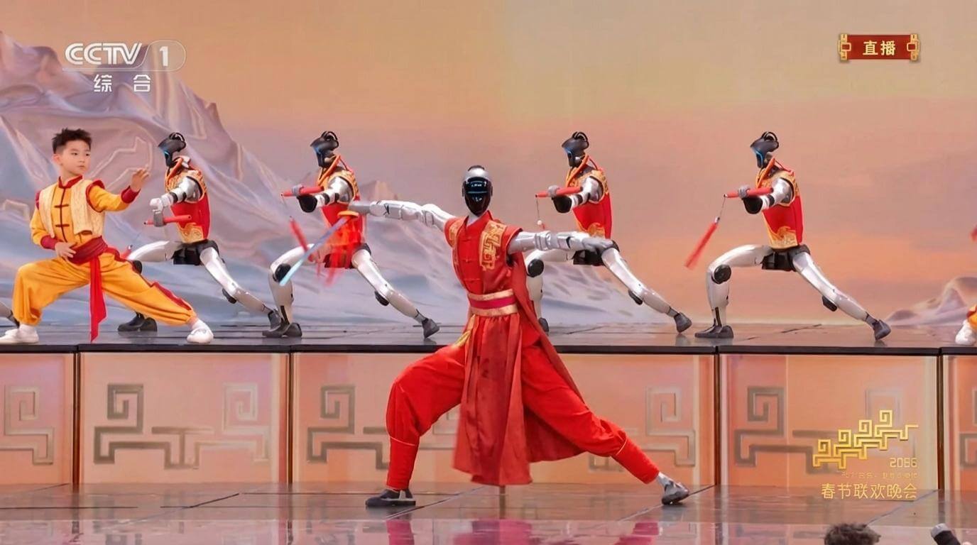 China lidera robótica: Humanoides impressionam com kung fu no Festival 2026