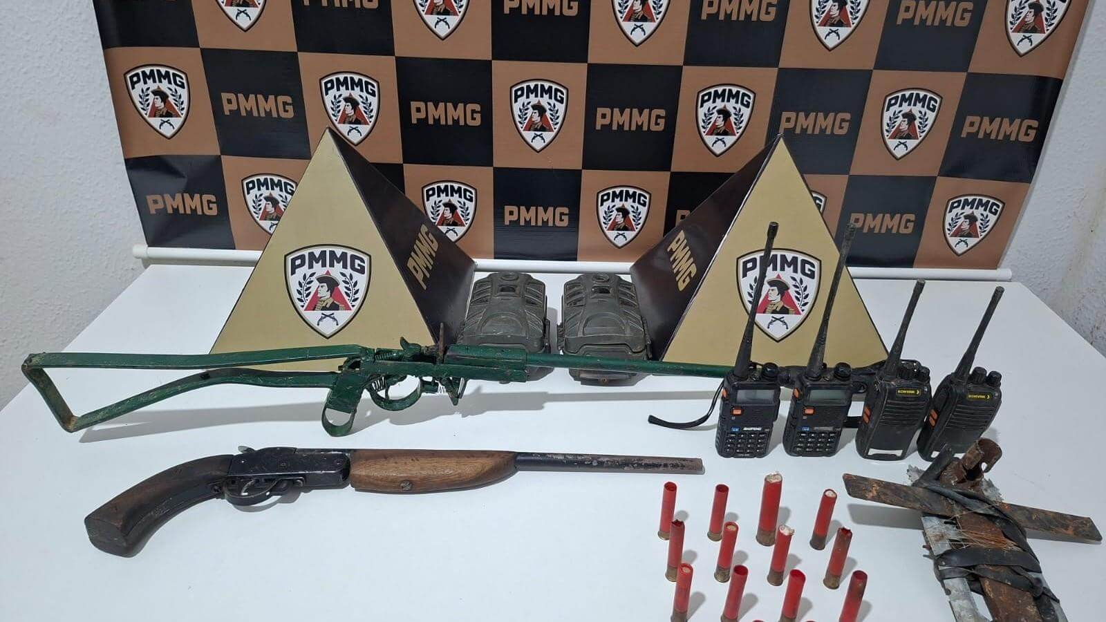 Polícia apreende armas e munições em buscas por suspeito de homicídio soaquinoticias