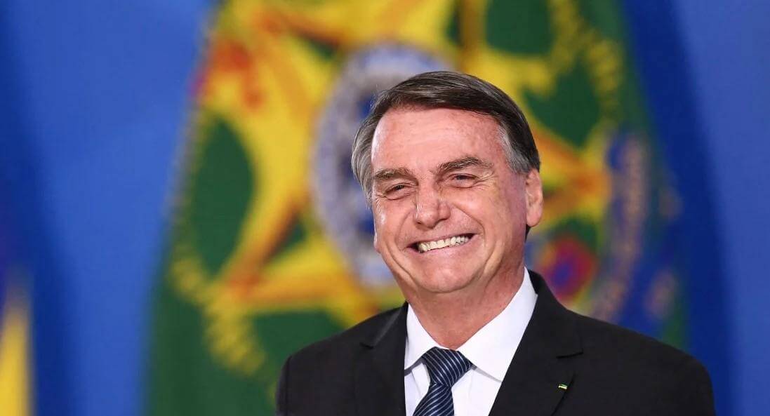 Bolsonaro deixa UTI e vai para quarto; PGR apoia prisão domiciliar.