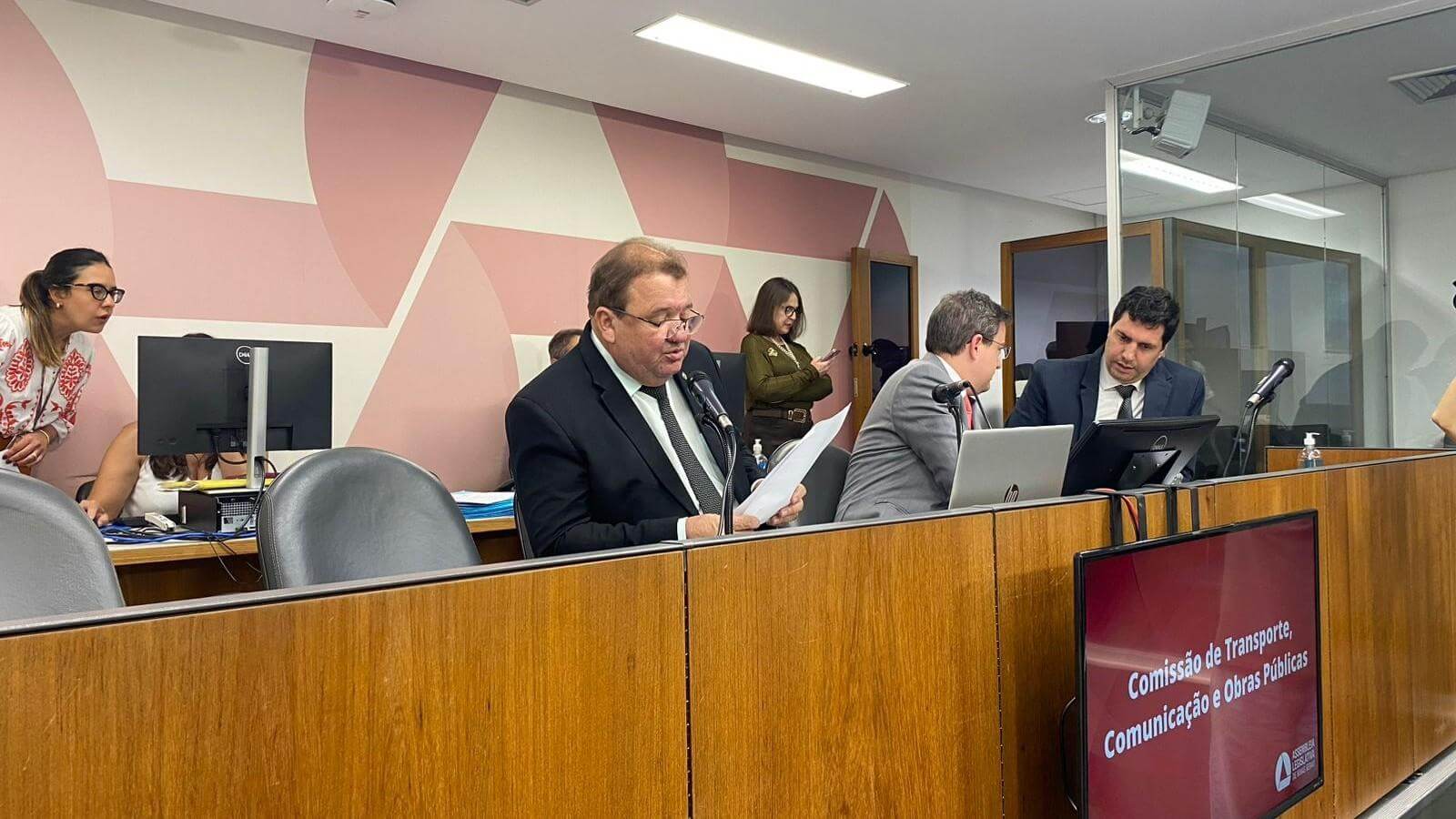 Celinho Sintrocel avança em ALMG com projetos de infraestrutura e defesa do trabalhador. soaquinoticias