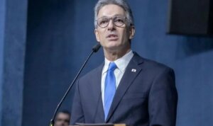 Zema renuncia ao governo de Minas Gerais; Simões assume a gestão estadual