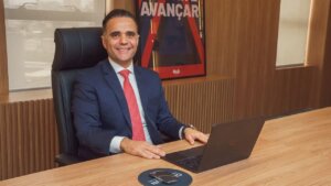 Câmara aprova crime autônomo para golpe de falso advogado; OAB-MG pede comunicação soaquinoticias