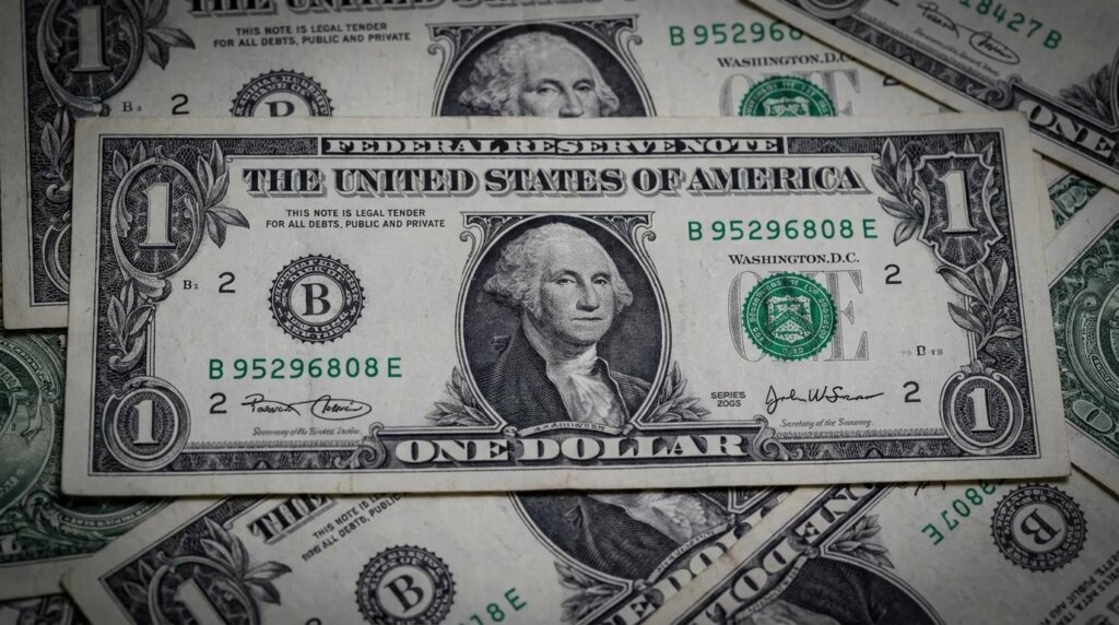 Conflito EUA-Israel-Irã dispara petróleo a US$82 e abala bolsas globais.