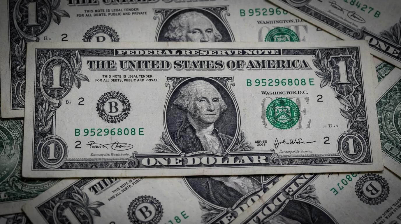 Conflito EUA-Israel-Irã dispara petróleo a US$82 e abala bolsas globais.