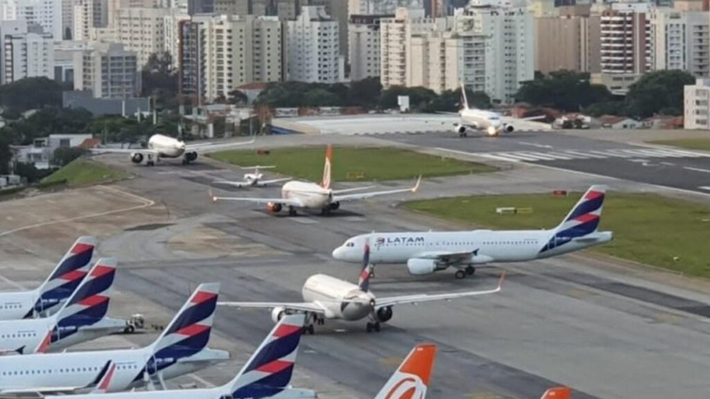 Aeroporto do Vale do Aço inicia construção de hangares e amplia infraestrutura