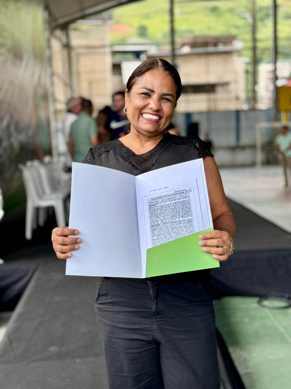 Prefeitura de Ipatinga entrega escrituras definitivas a moradores do Loteamento Zé Cornélio soaquinoticias