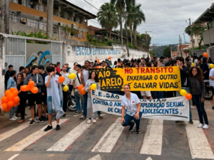 Escola na zona sul promove caminhada de conscientização sobre Maio Laranja e Amarelo soaquinoticias