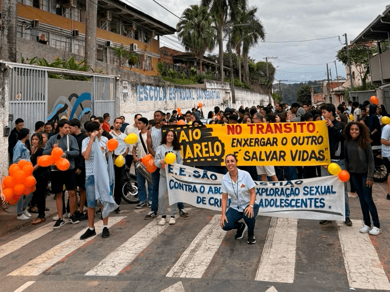 Escola na zona sul promove caminhada de conscientização sobre Maio Laranja e Amarelo soaquinoticias