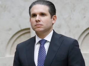 Câmara adia votação de PEC que prevê fim da escala 6x1 soaquinoticias