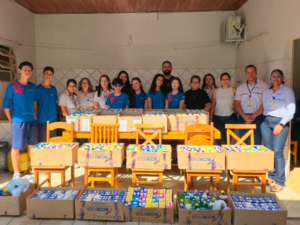 Alunos do Colégio São Francisco Xavier entregam duas toneladas de doações soaquinoticias
