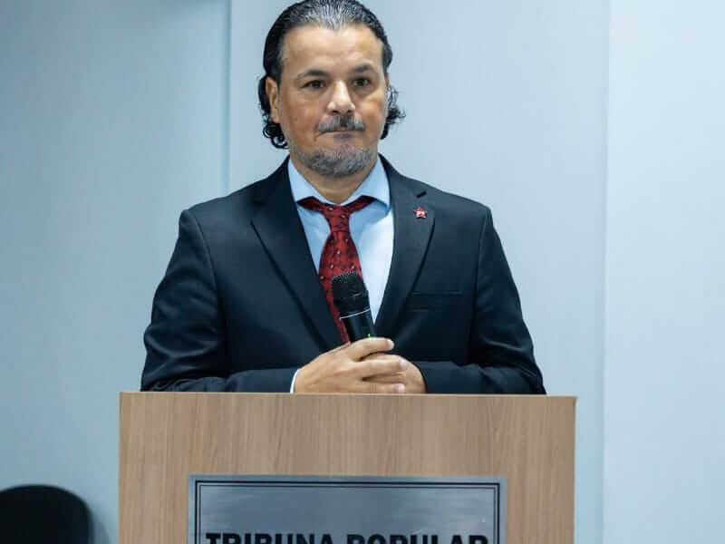 Professor Marcos Rogério assume mandato na Câmara de Coronel Fabriciano soaquinoticias
