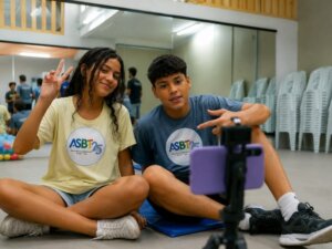 Projeto oferece oficinas gratuitas de redes sociais para jovens e idosos soaquinoticias