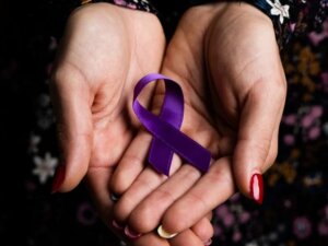 Timoteo realiza acao do Agosto Lilas com caminhada e alerta contra a violencia soaquinoticias