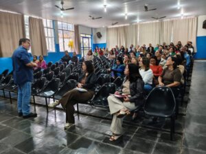 Professores de Timoteo debatem adaptacao da BNCC Digital para o municipio soaquinoticias