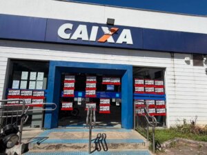 Bancários paralisam atividades no Brasil e ameaçam greve geral soaquinoticias