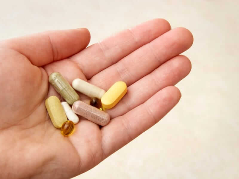 Cresce o uso de vitaminas no Brasil, mas especialistas alertam sobre riscos soaquinoticias