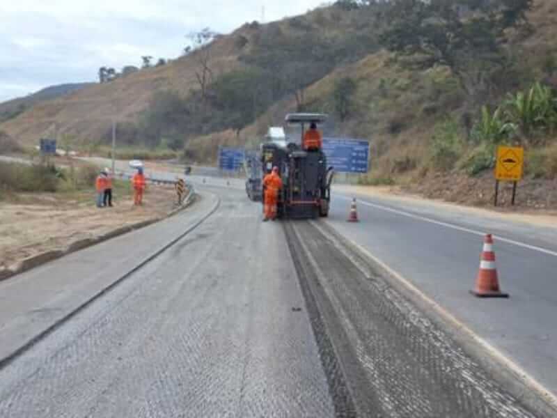 BR-381 recebe obras de pavimentacao e melhorias em diversos trechos soaquinoticias