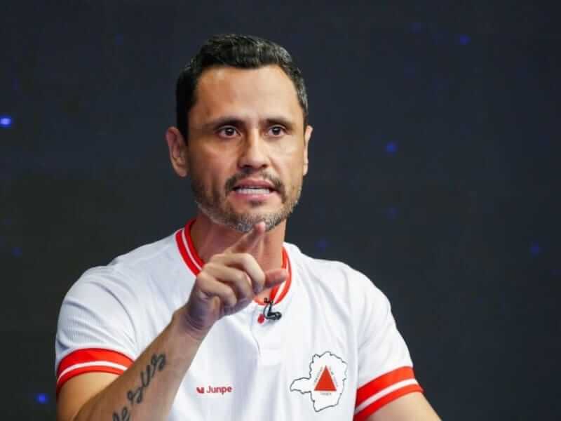 Senador Cleitinho Azevedo lidera corrida eleitoral para governo de Minas Gerais soaquinoticias