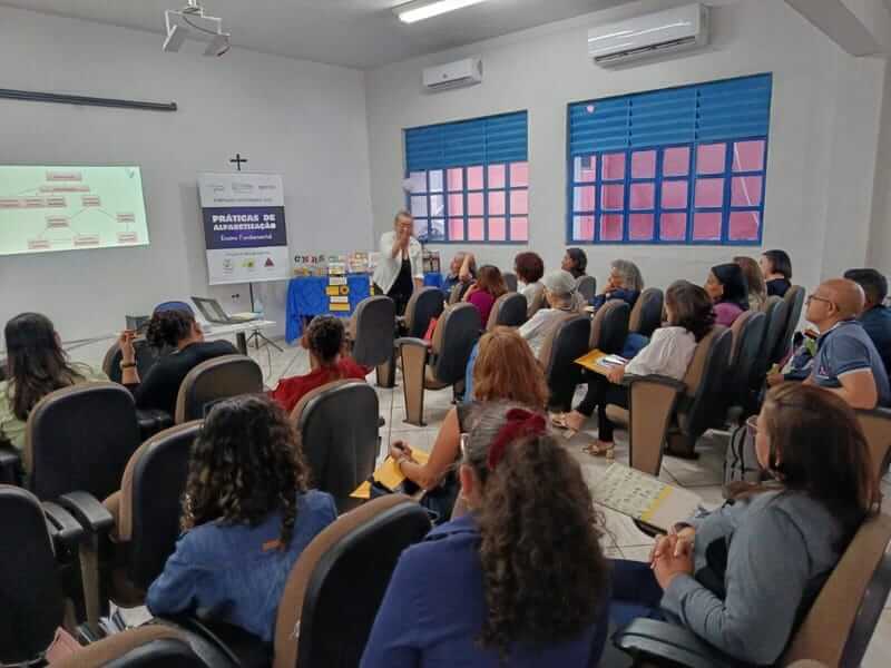 Educadores de Timoteo participam de formacao continuada do Projeto Integrador soaquinoticias