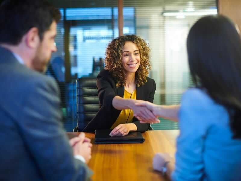 Vale do Aco registra alta na oferta de empregos em diversos setores soaquinoticias