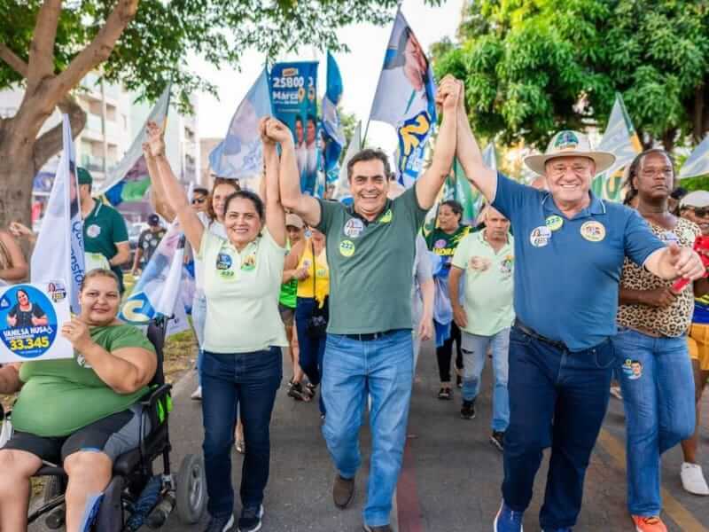 Rosangela Reis mobiliza centenas de apoiadores em caminhada por Ipatinga soaquinoticias