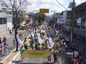 Coronel Fabriciano realiza Desfile Cívico de 7 de Setembro com foco em educação soaquinoticias
