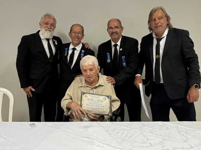 Loja Maconica Acacia de Acesita homenageia fundador do Gruparkinson soaquinoticias