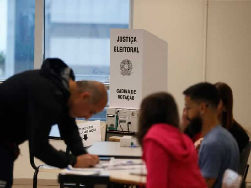 Abstenção de brasileiros nos Estados Unidos atinge 71 porcento nas eleições de 2026 soaquinoticias
