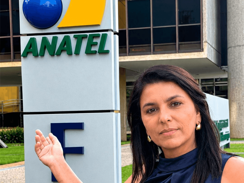 Vereadora cobra Anatel por melhoria no sinal de celular em Timoteo soaquinoticias