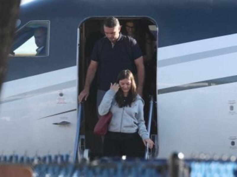 Senador Flavio Bolsonaro chega a Miami em meio a questionamentos judiciais soaquinoticias