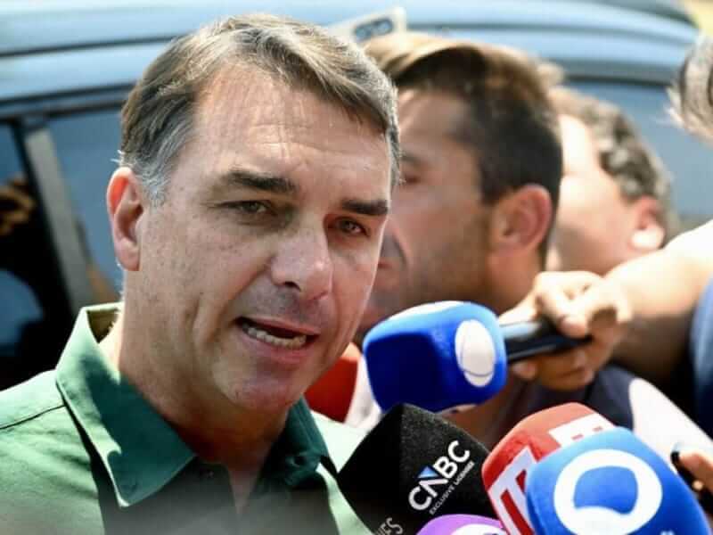 Flavio Bolsonaro confirma presenca em debate presidencial da Band contra Lula soaquinoticias