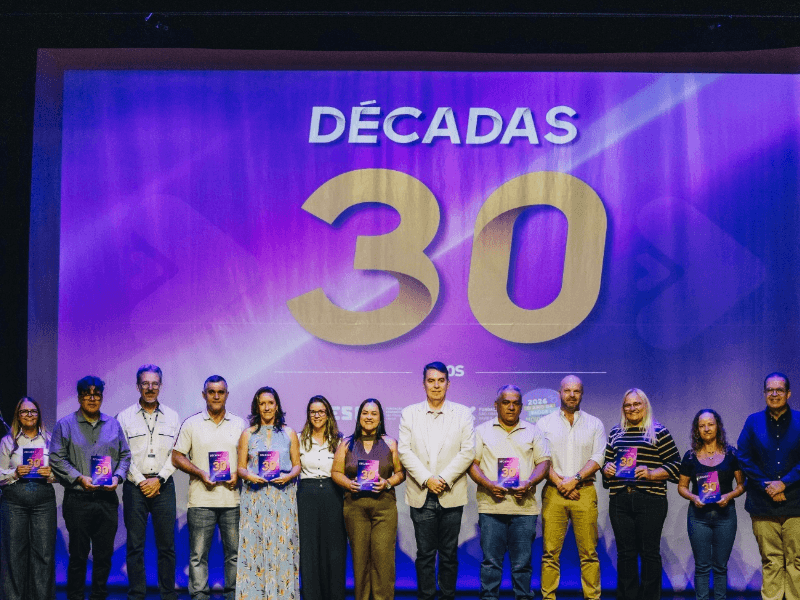 Fundacao Sao Francisco Xavier homenageia mais de 130 colaboradores em Ipatinga soaquinoticias