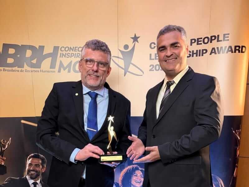 Presidente da Cenibra recebe premio de lideranca em gestao de pessoas soaquinoticias