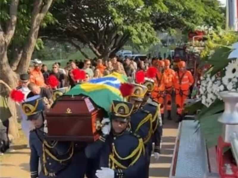 Policiais militares mortos em queda de aeronave são homenageados em Belo Horizonte soaquinoticias